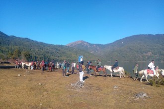 रारातालमा आन्तरिक पर्यटकको चहलपहल 